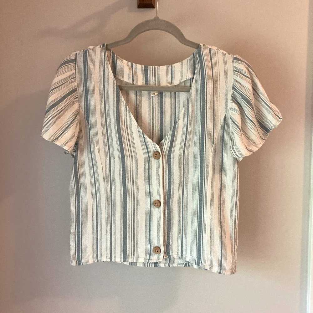 Chic Linen Top